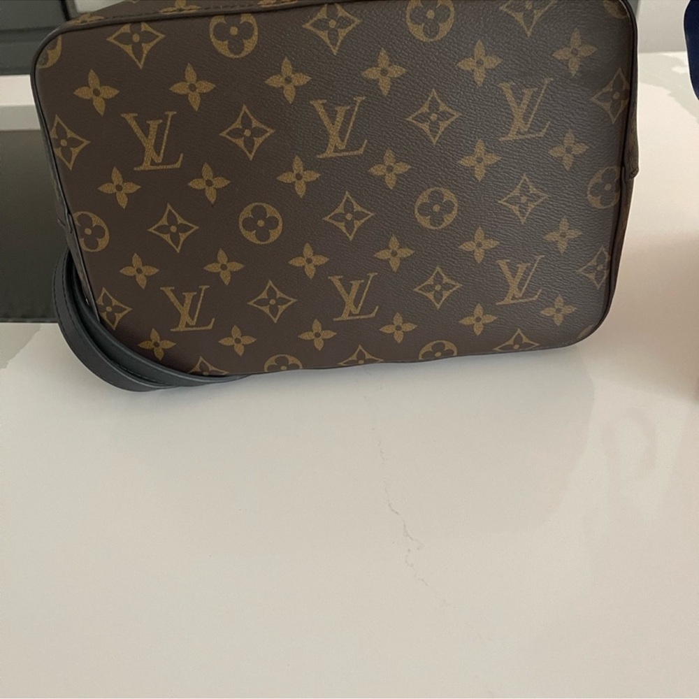 Louis Vuitton Neo Noe MM - Picture 3 of 9
